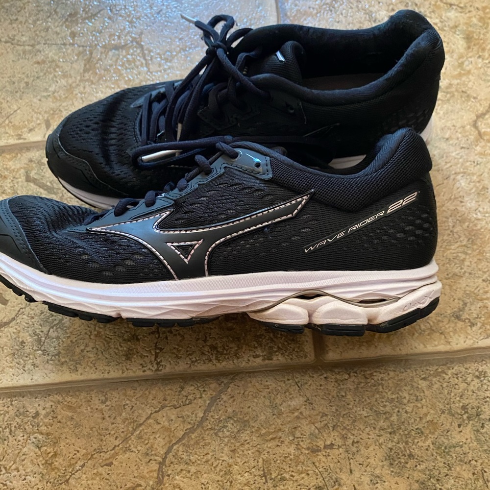 Mizuno waverider 23 GUC